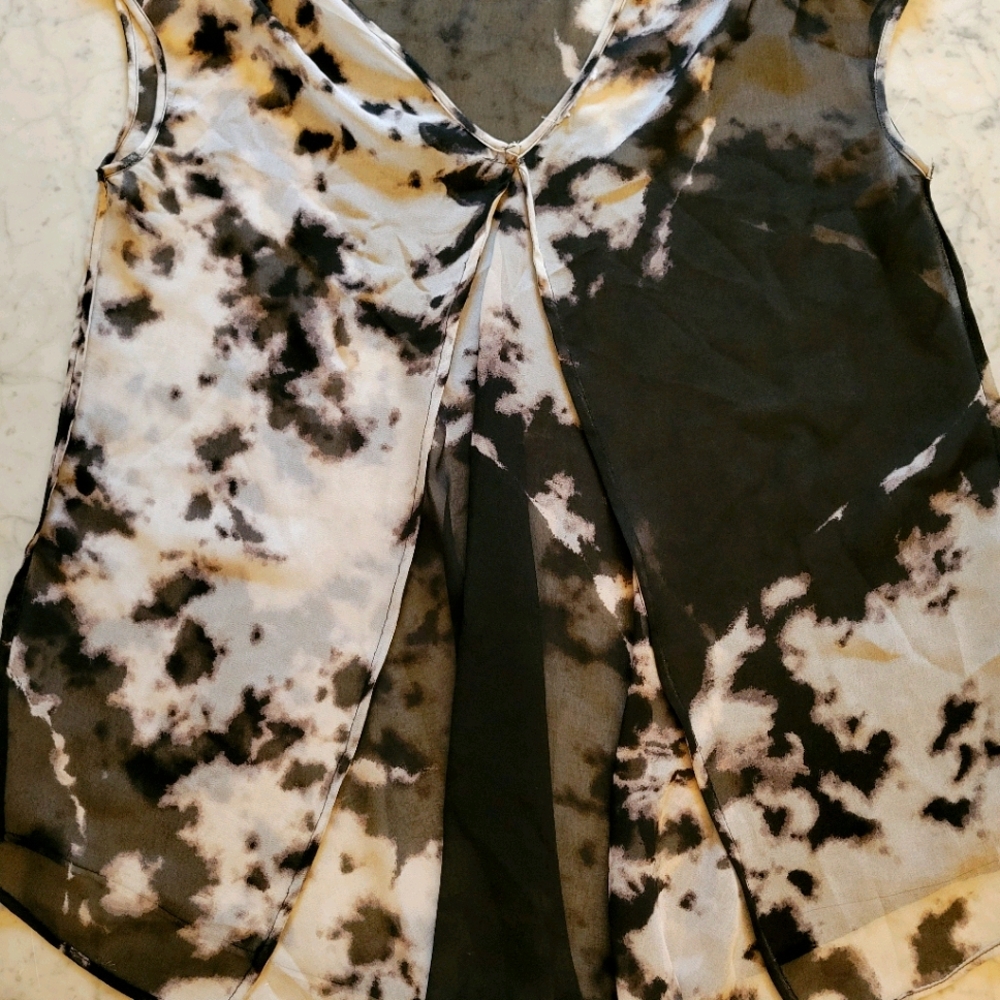 Sheer reversible maternity shirt